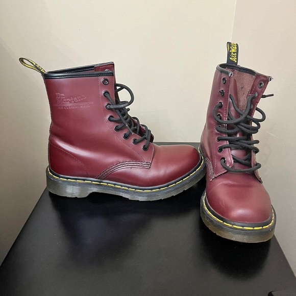 Dr. Martens Women - Picture 1 of 4